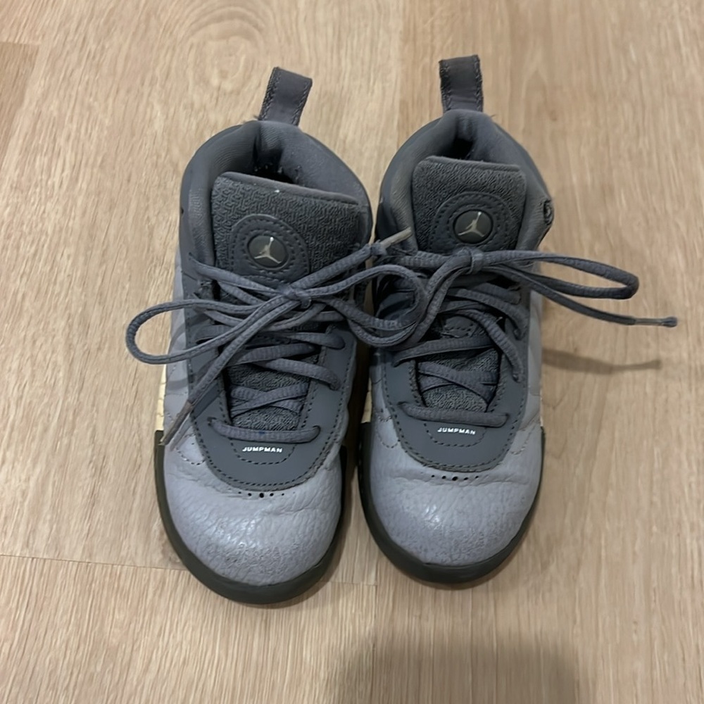 Jordan jumpman grey sneakers - Picture 2 of 5